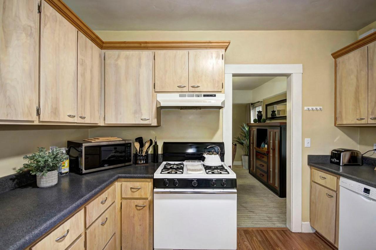 Charming 2Bed French Colonial Apartment In Desirable Midtown Sacramento Exterior photo